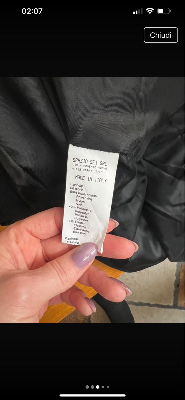 Cappotto nero con maniche a campana