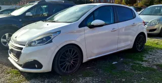 Peugeot 208 BLUE HDI 75 de 120 cv