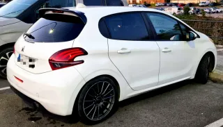 Peugeot 208 BLUE HDI 75 de 120 cv