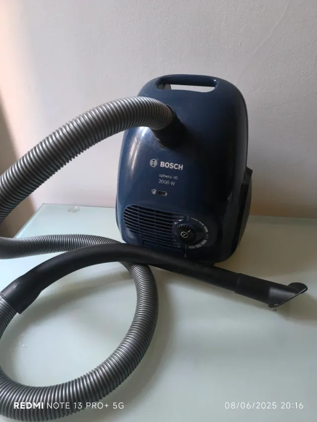 2 Aspiradores Bosch e Ufesa usados