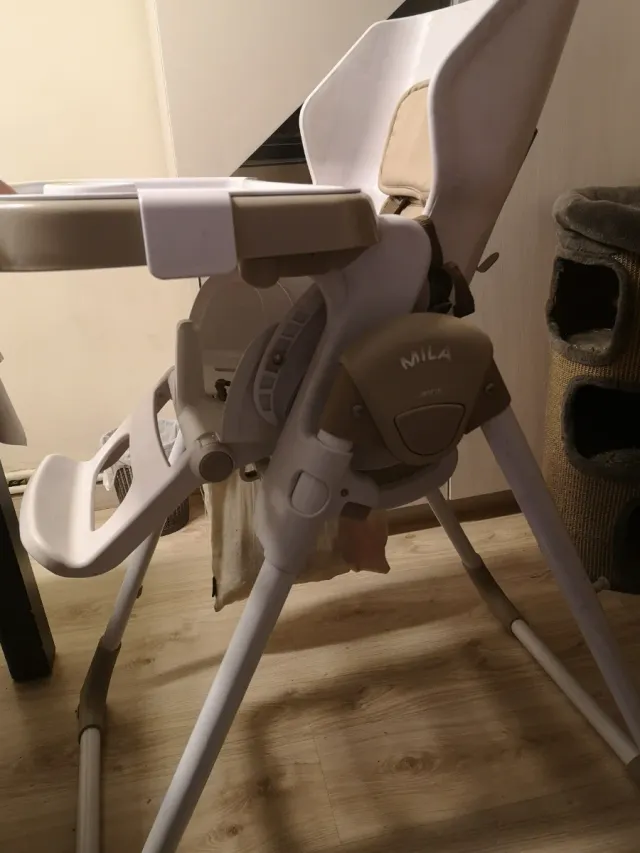 Trona Jane para bebé costó 190€