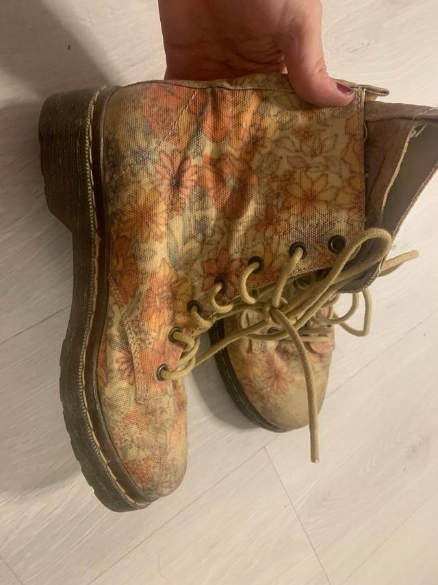 Botas de lona con estampado floral