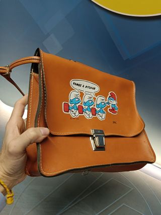 bonita CARTERA ESCOLAR, AÑOS 80 , LOS PITUFOS , PEYO - SAFTA - color marron
