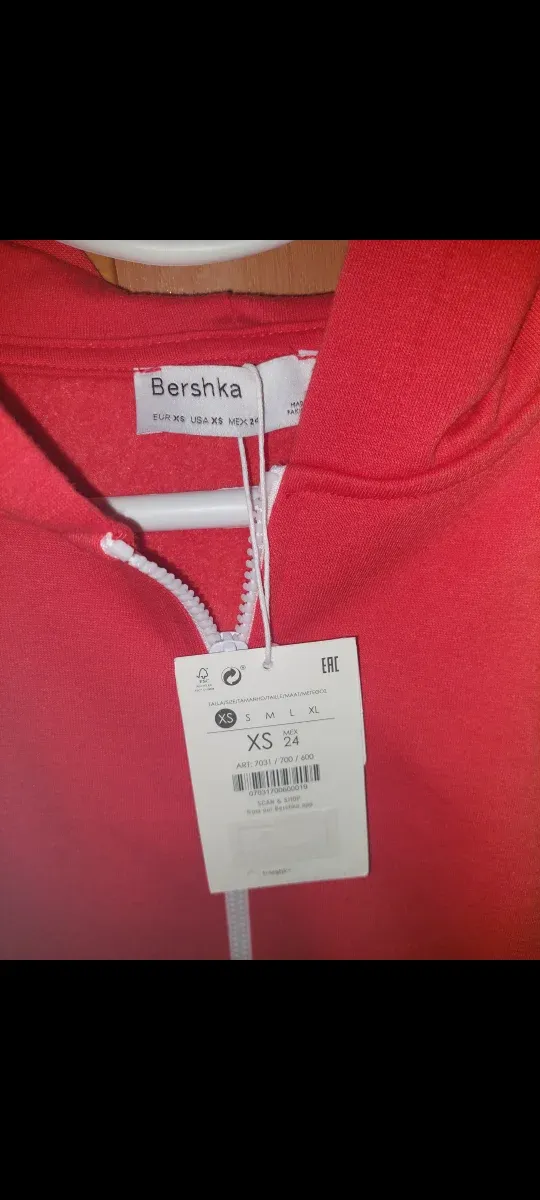 Chaqueta Bershka Roja Talla XS