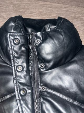 Abrigo acolchado efecto piel Zara