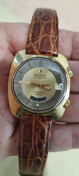 Reloj Bulova Accutron Oro 18k