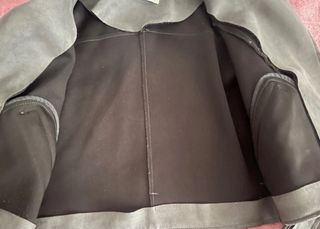 Cazadora efecto ante ZARA BASIC gris