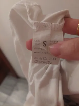 Camiseta manga corta cuello en V talla S