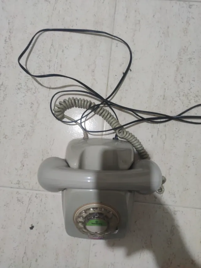 Teléfono antiguo Telefónica gris