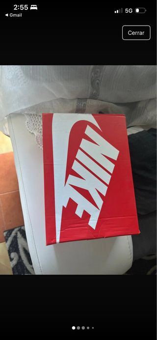 Caja Nike Roja y Blanca