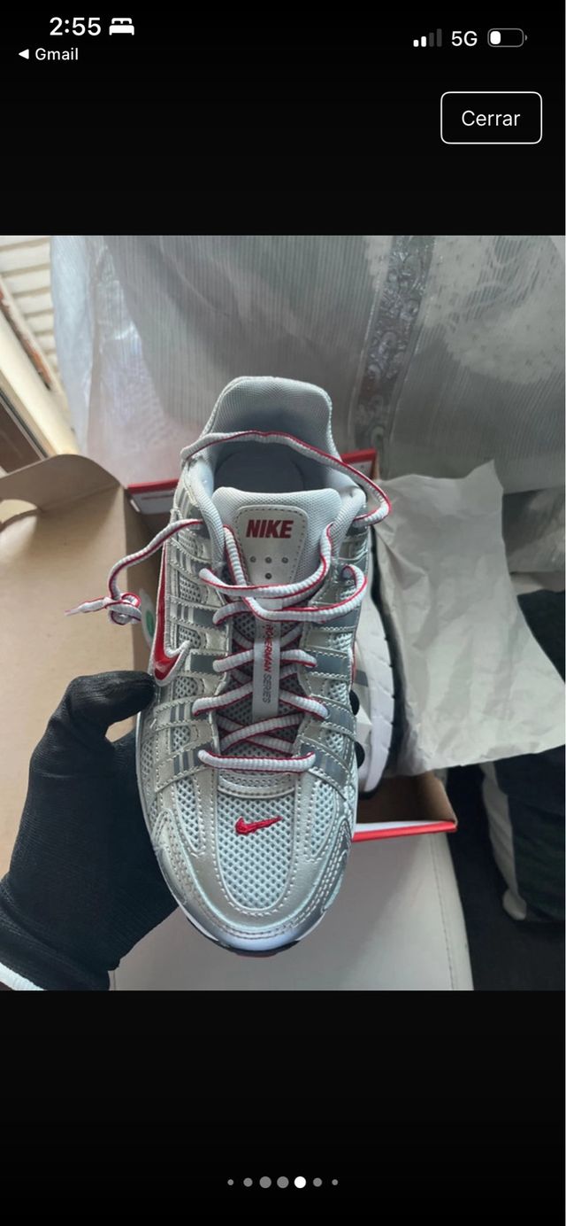 Caja Nike Roja y Blanca