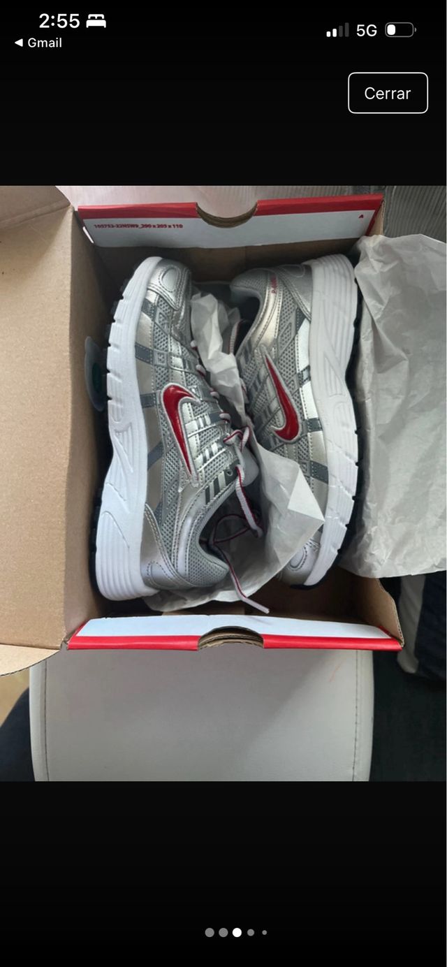 Caja Nike Roja y Blanca
