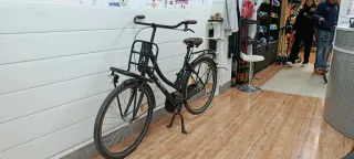 Bicicleta Holandesa con cesta de madera