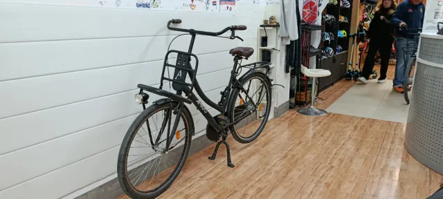 Bicicleta Holandesa con cesta de madera