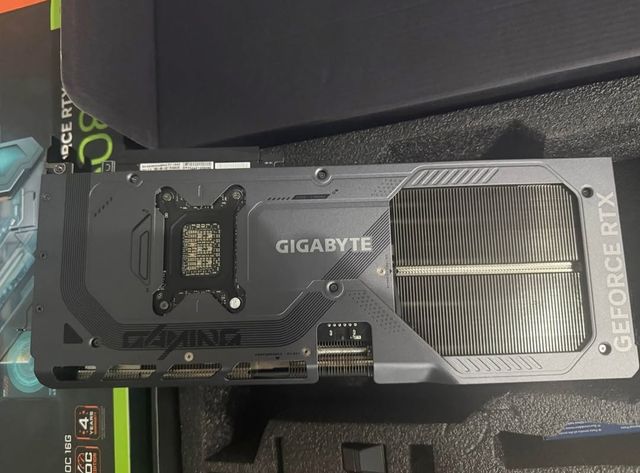 Gigabyte RTX 4080 Tarjeta Gráfica