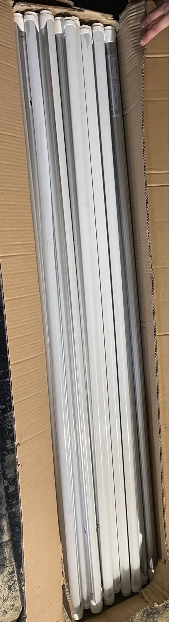 Tubos fluorescentes largos led.