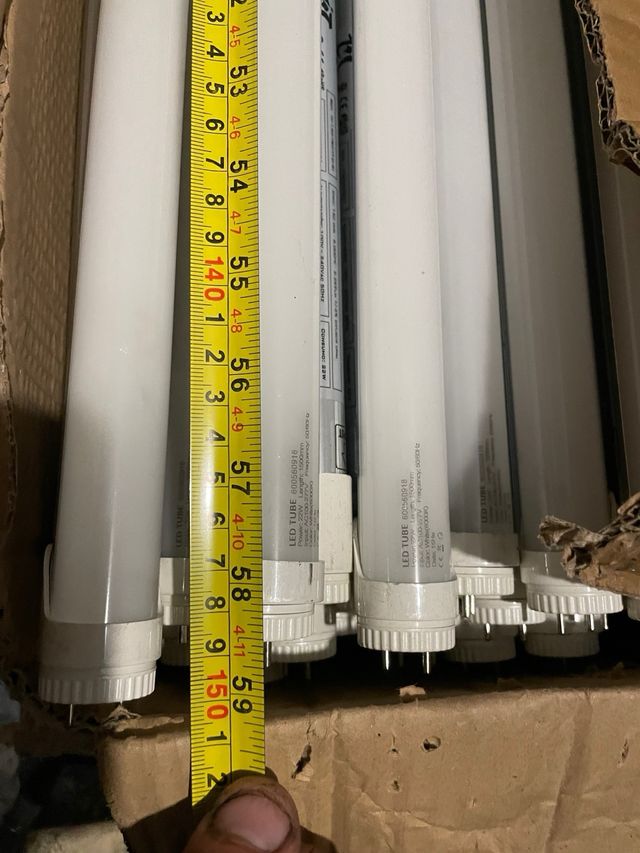 Tubos fluorescentes largos led.