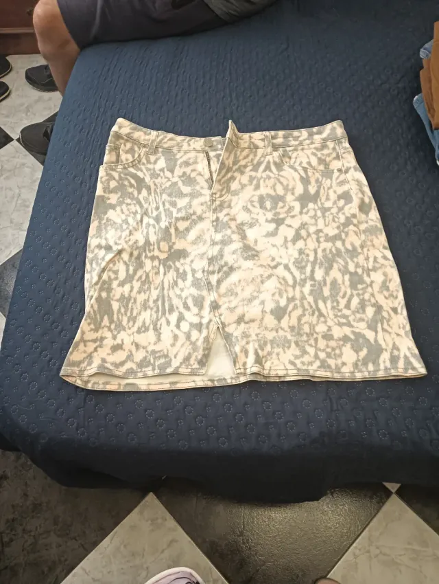 Falda vaquera estampada