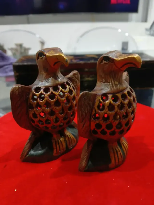 Pareja de Águilas de Madera Decorativas