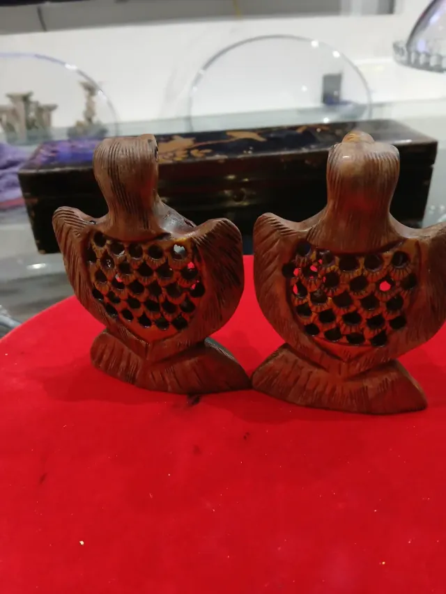 Pareja de Águilas de Madera Decorativas
