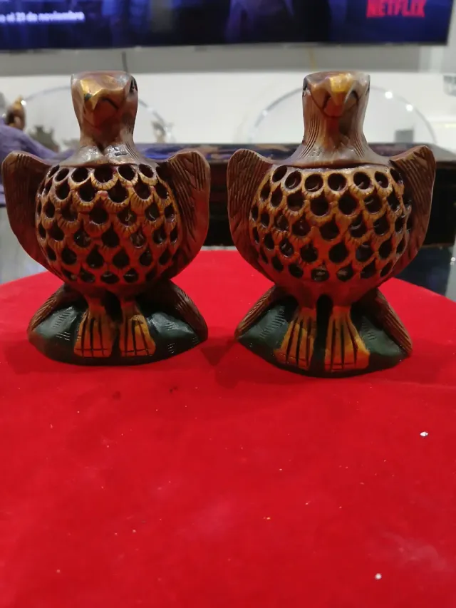 Pareja de Águilas de Madera Decorativas
