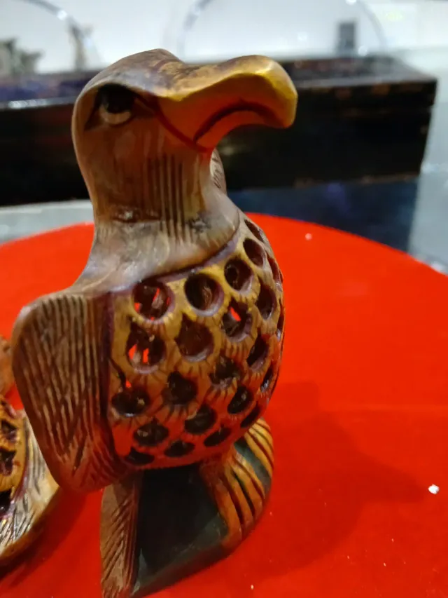 Pareja de Águilas de Madera Decorativas