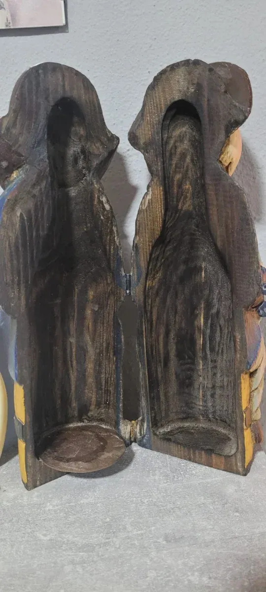 Figura de madera antigua botellero