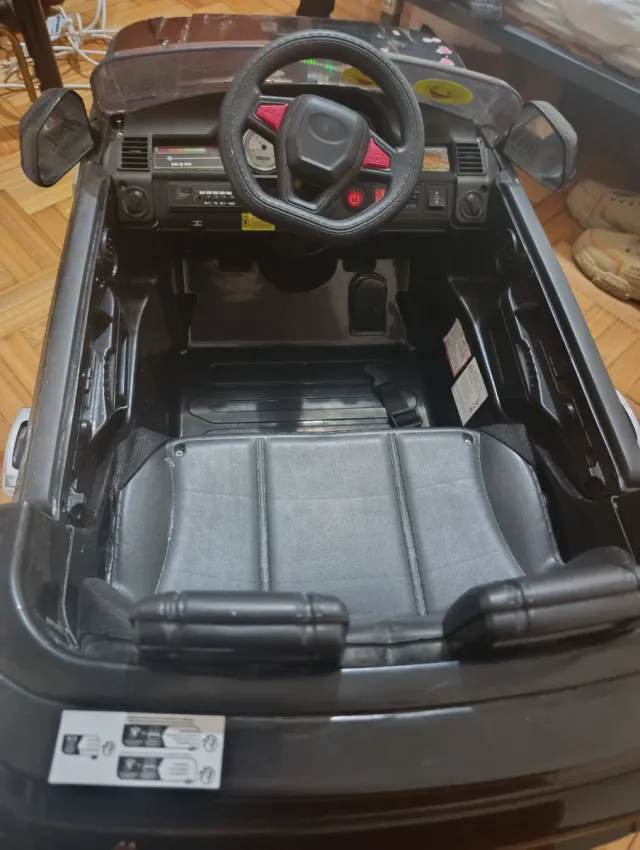 Mini coche eléctrico infantil