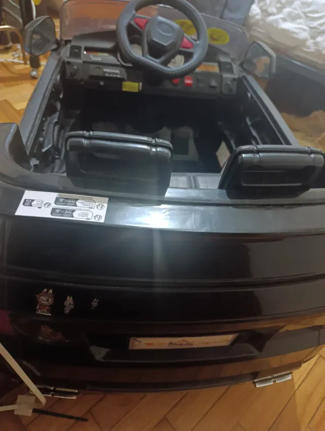 Mini coche eléctrico infantil