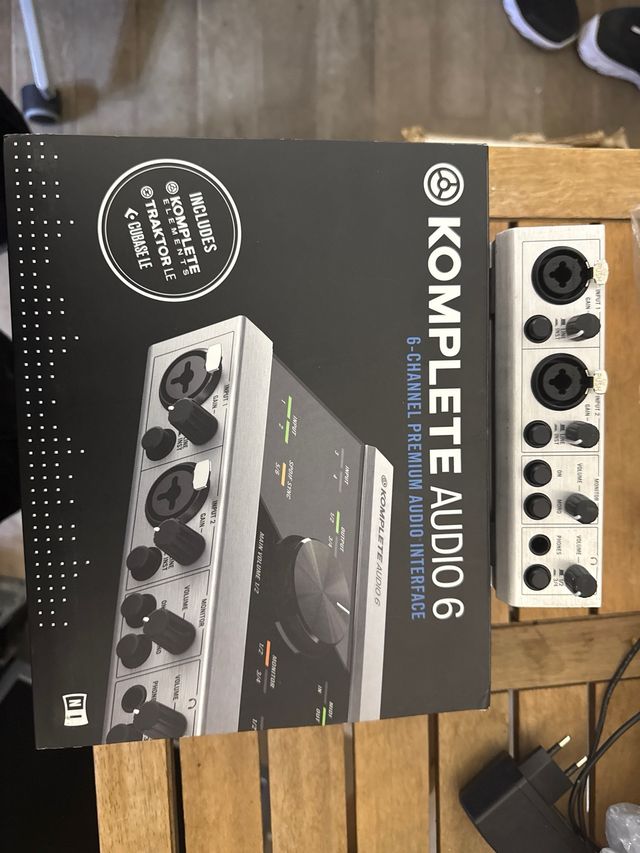 NATIVE INSTRUMENTS KOMPLETE AUDIO 6 NUEVA