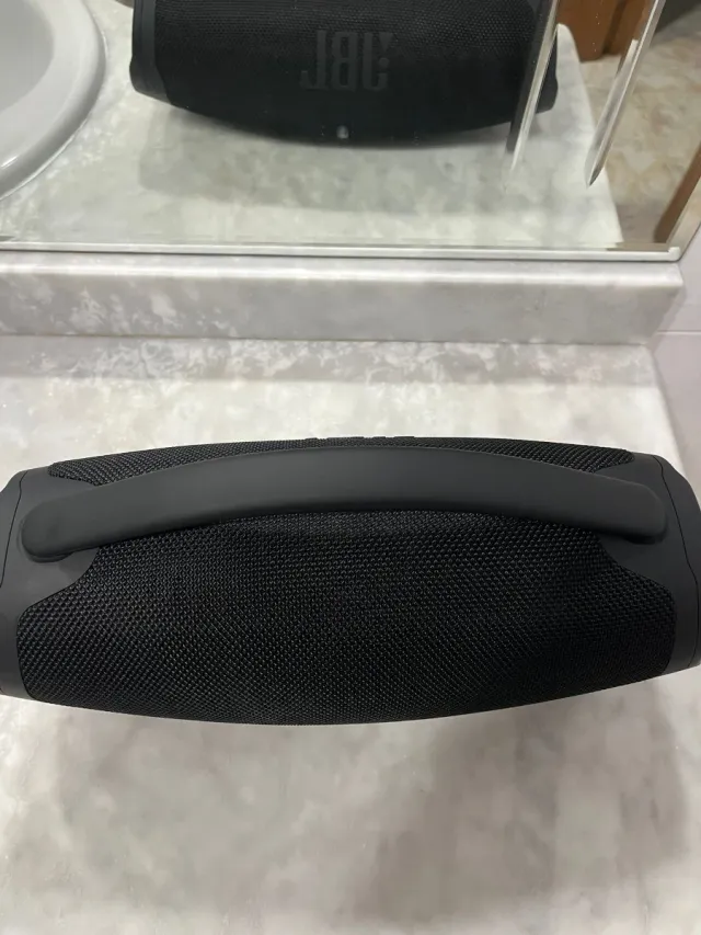 Altavoz JBL Negro y Naranja