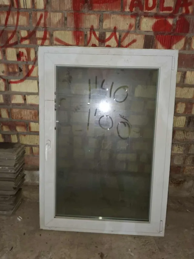 Puerta de PVC blanca