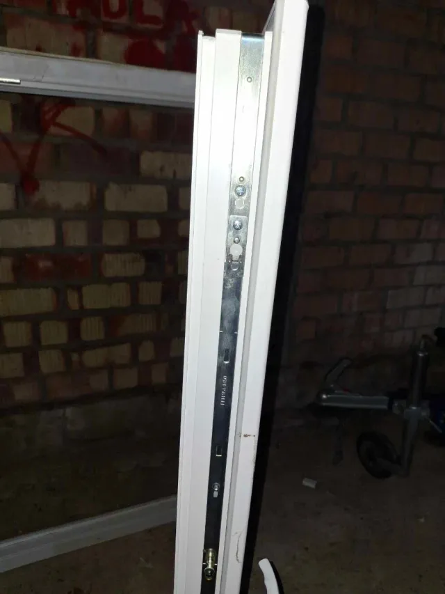 Puerta de PVC blanca