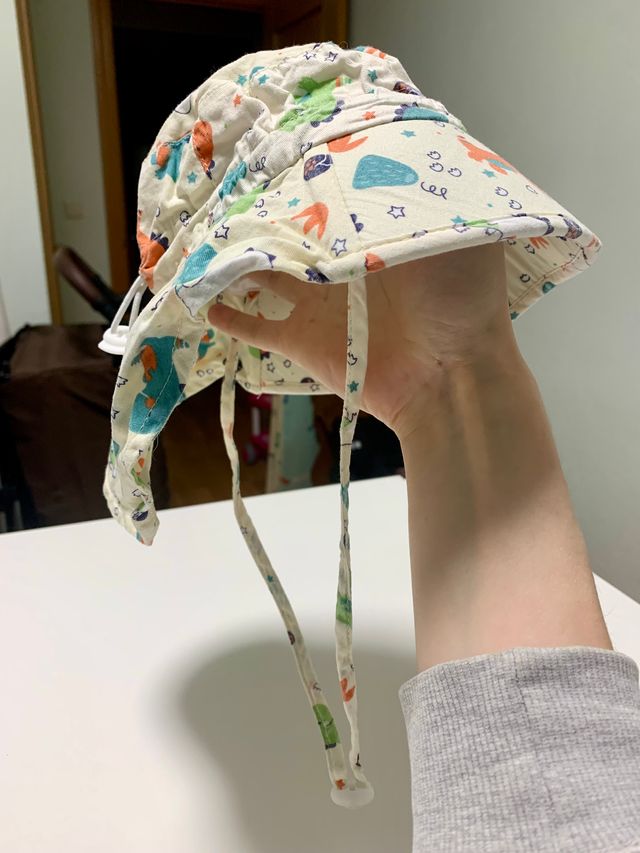 Sombrero dinosaurios bebé