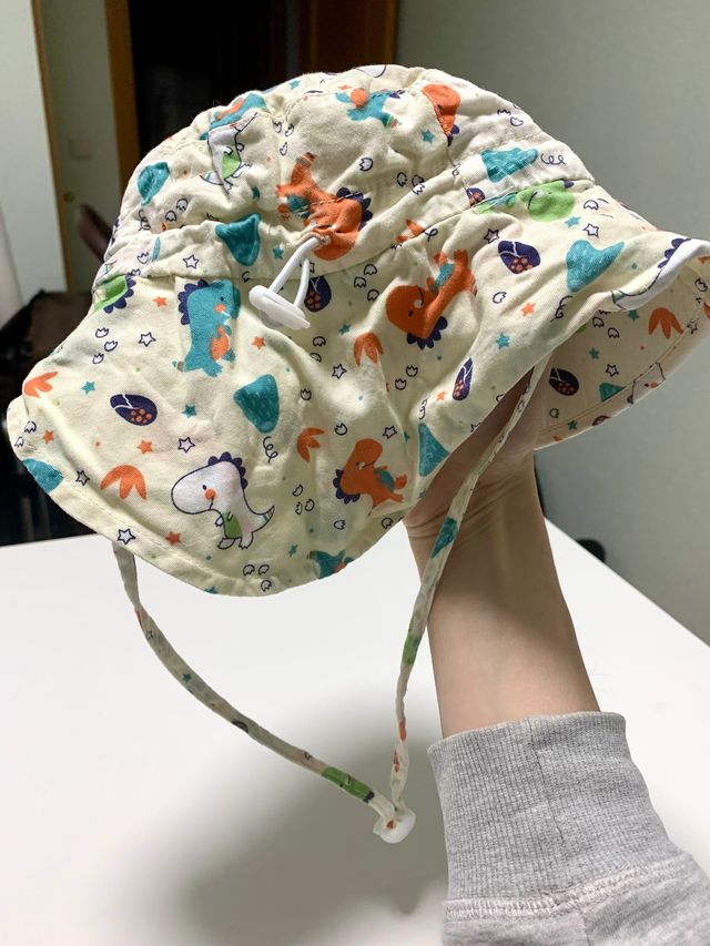 Sombrero dinosaurios bebé