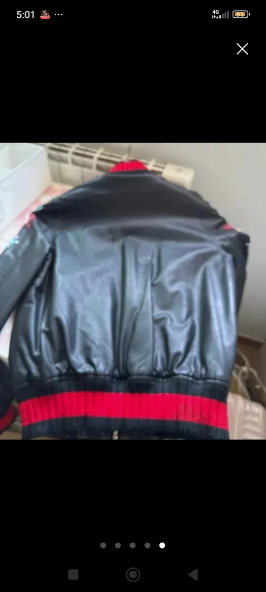 Chaqueta cuero artificial bordada flores