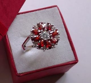 Anello Rosone Argento e Rubini