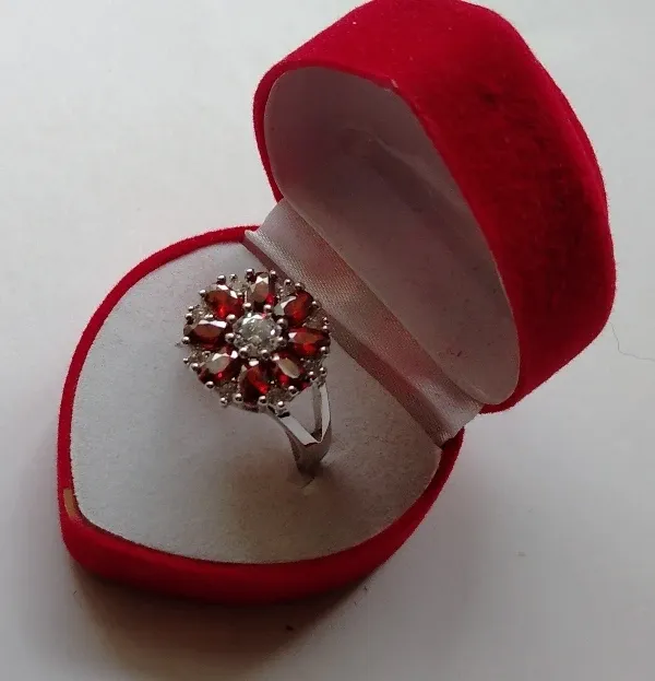 Anello Rosone Argento e Rubini