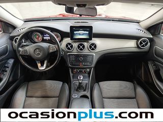 Mercedes-Benz GLA 200 d Urban 100 kW (136 CV)