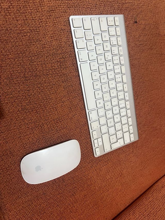 Teclado y Ratón Apple con pilas Blanco