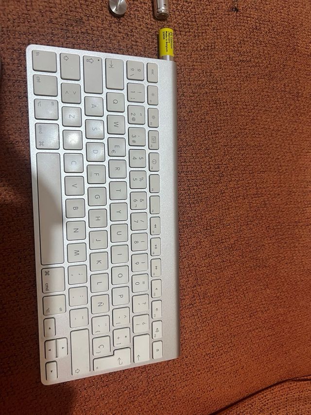 Teclado y Ratón Apple con pilas Blanco