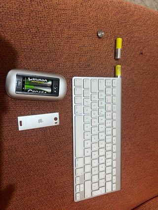 Teclado y Ratón Apple con pilas Blanco