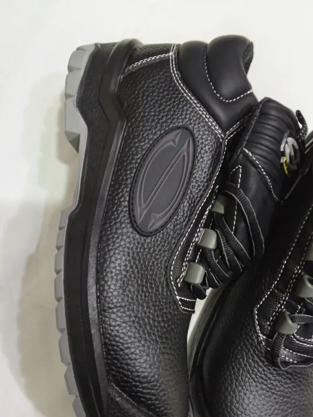 Scarpe da lavoro uomo taglia 42