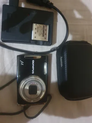 Cámara Olympus Digital Vintage Negra