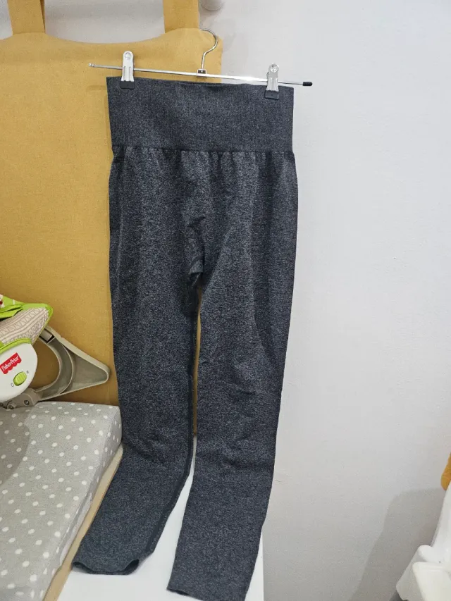 Mallas deportivas mujer grises