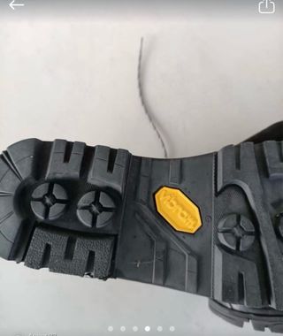 Botas de montaña verdes