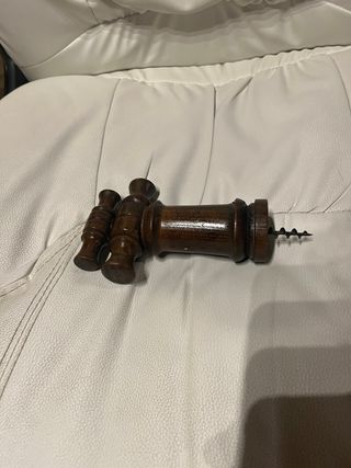 Vecchio cavatappi in legno