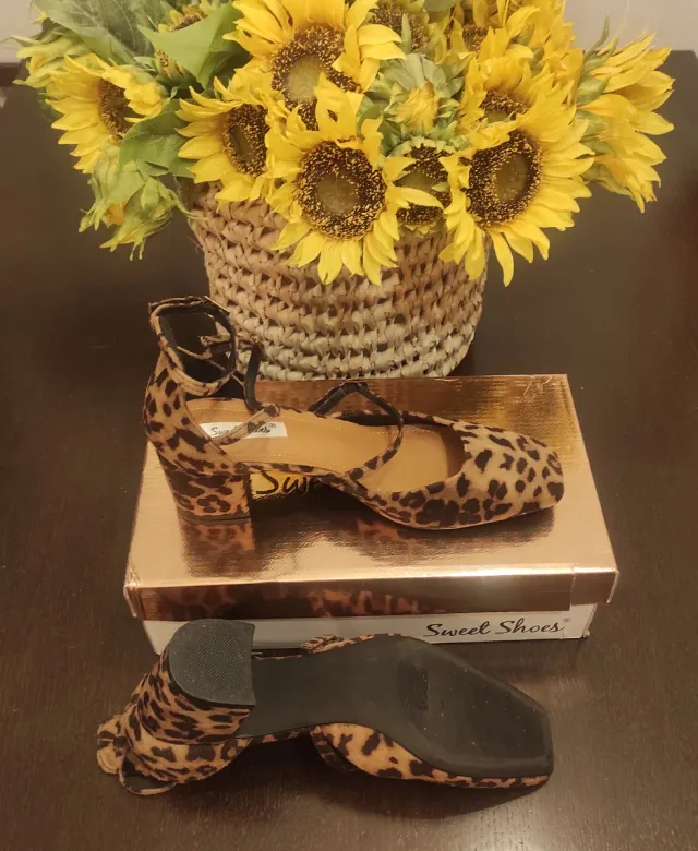 Zapatos de tacón con estampado de leopardo