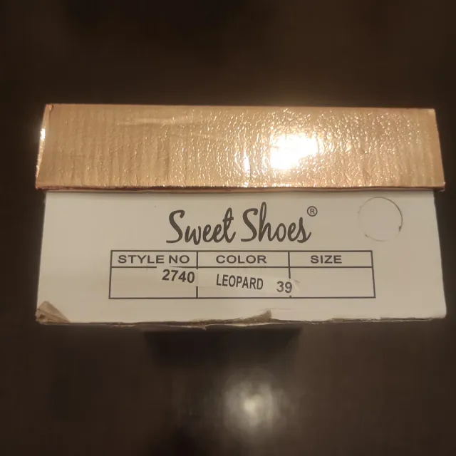 Zapatos de tacón con estampado de leopardo