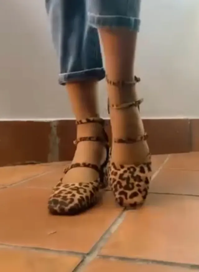 Zapatos de tacón con estampado de leopardo